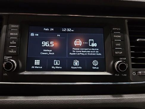 Used 2017 Kia Sedona LX w/ LX Essentials Premium Package image 14