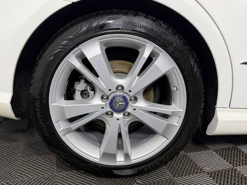 Used 2013 Mercedes-Benz E 350 4MATIC Sedan image 38