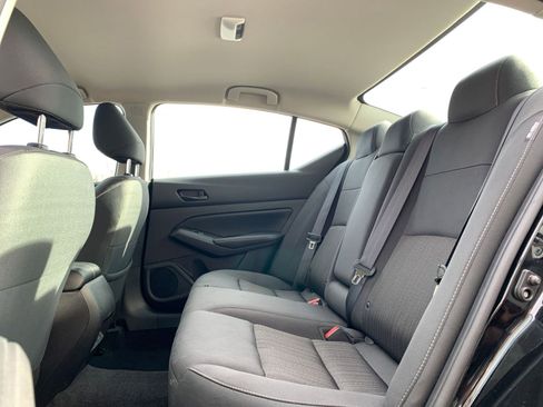 Used 2025 Nissan Altima 2.5 SV image 27