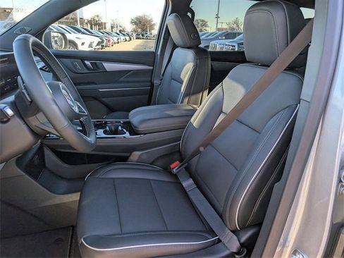 New 2026 Buick Enclave Preferred image 18