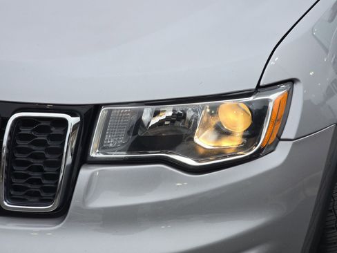 Used 2020 Jeep Grand Cherokee Limited w/ Luxury Group II image 28