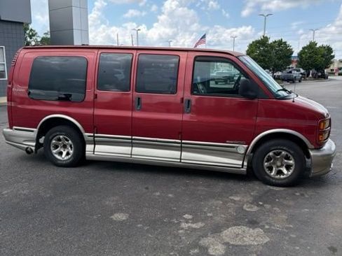 Used 2002 GMC Savana 1500 w/ SLE Marketing Option Pkg 3 RWD image 4
