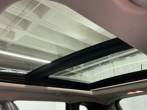 Used 2015 Jeep Cherokee Trailhawk w/ Comfort/Convenience Group image 18