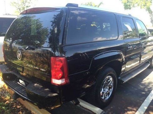 Used 2006 Cadillac Escalade ESV AWD image 2