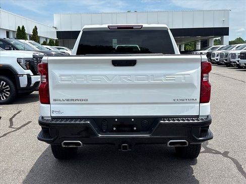 Certified 2022 Chevrolet Silverado 1500 Custom Trail Boss AWD/4WD image 5