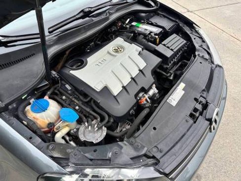 Used 2010 Volkswagen Jetta TDI FWD image 29