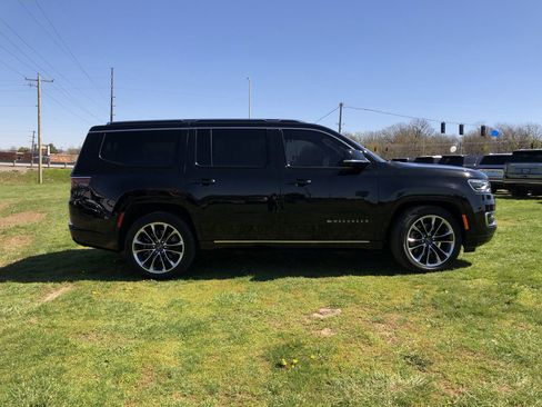 Used 2024 Jeep Wagoneer Series III w/ Premium Group I image 6