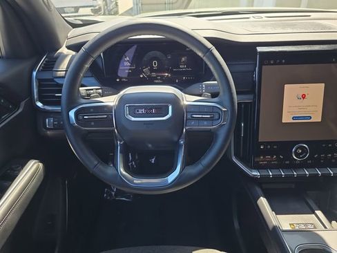 Certified 2025 GMC Acadia Elevation FWD image 12