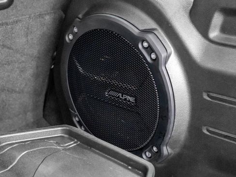 Used 2018 Jeep Wrangler Unlimited Sahara w/ Dual Top Group image 32