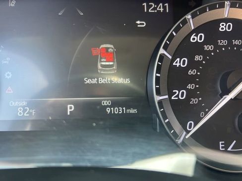 Used 2021 Toyota Highlander XLE FWD image 12