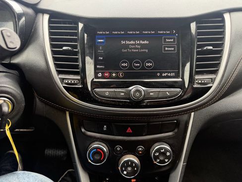 Used 2021 Chevrolet Trax LS image 22