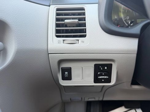 Used 2013 Toyota Corolla LE FWD image 12