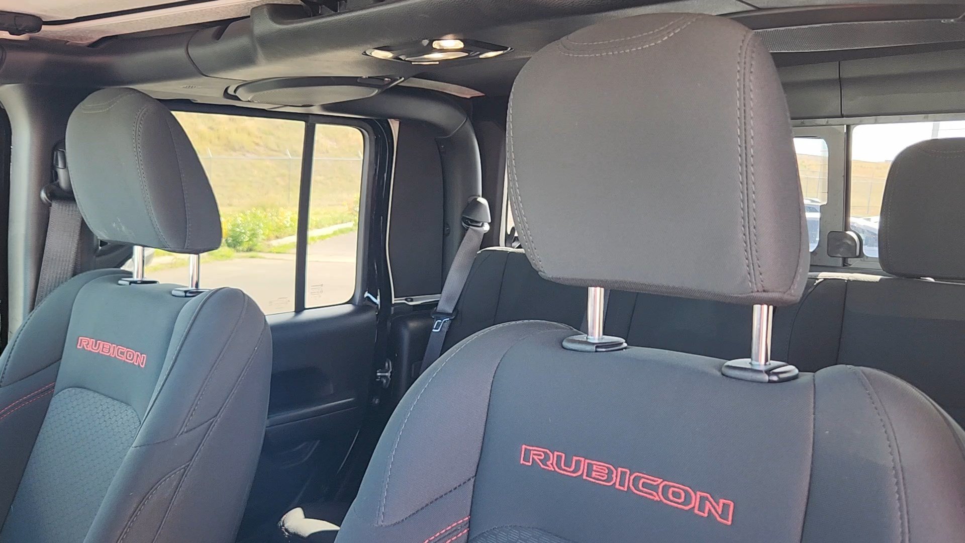 Used 2021 Jeep Gladiator Rubicon AWD/4WD image 10