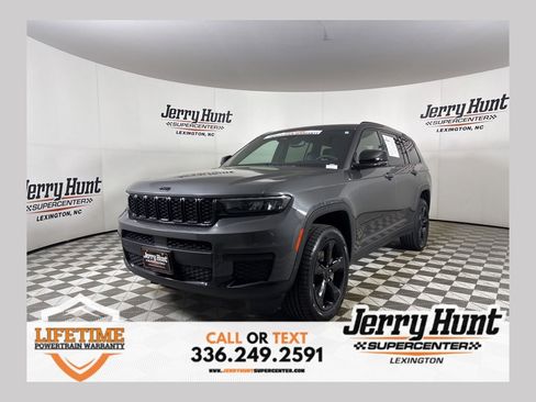 Used 2023 Jeep Grand Cherokee L Laredo image 1