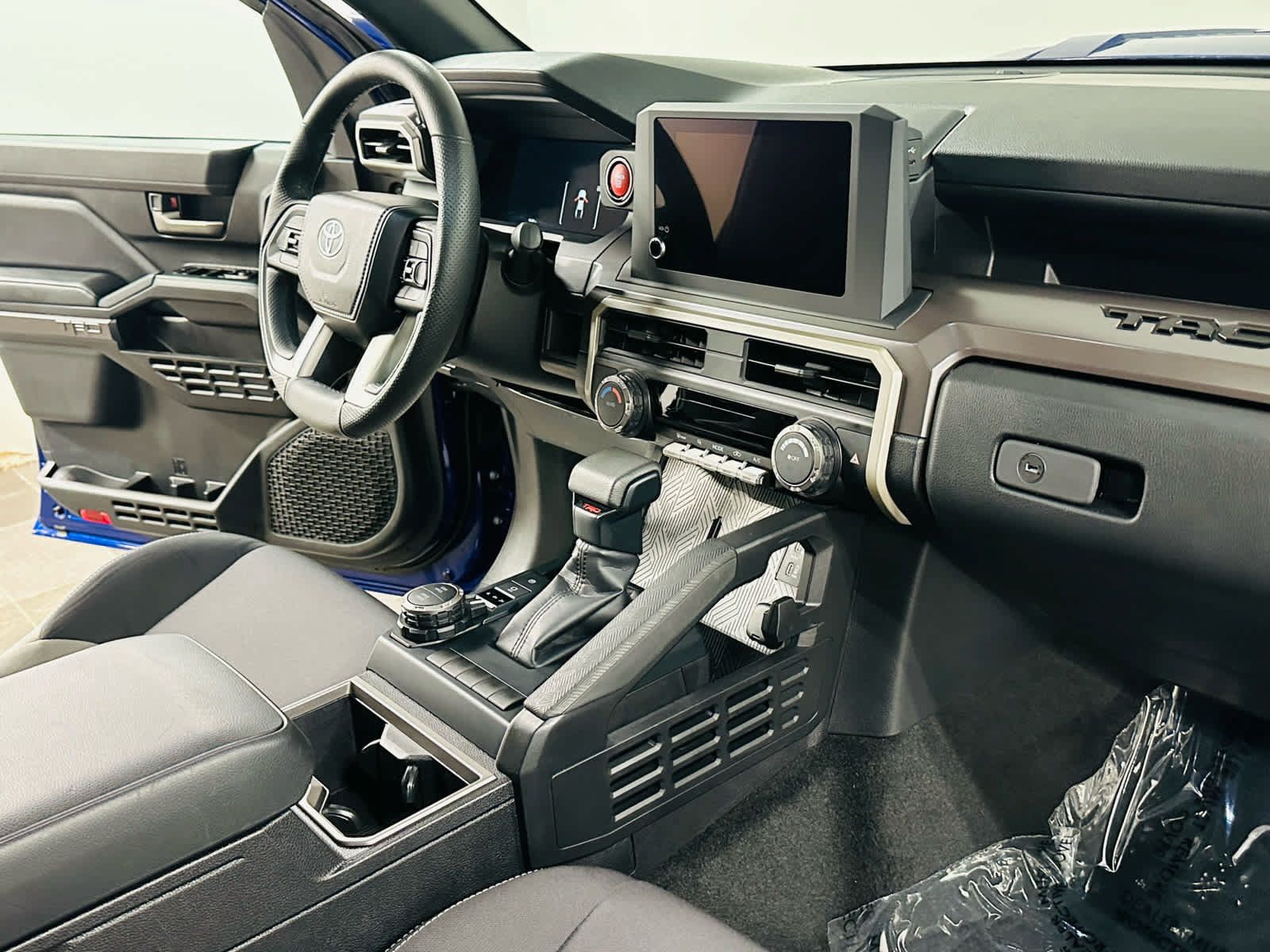 Certified 2025 Toyota Tacoma TRD Sport AWD/4WD image 8