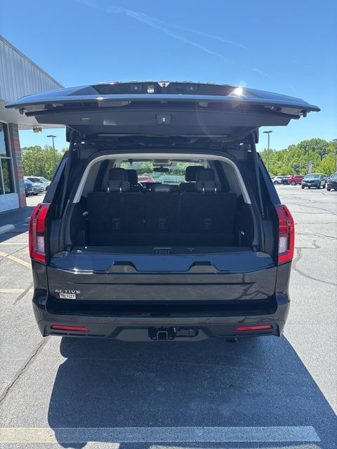 Used 2025 Ford Expedition Active AWD/4WD image 8
