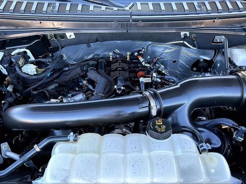 Used 2024 Ford Expedition Limited image 12