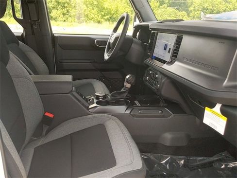 New 2025 Ford Bronco 4-Door image 35