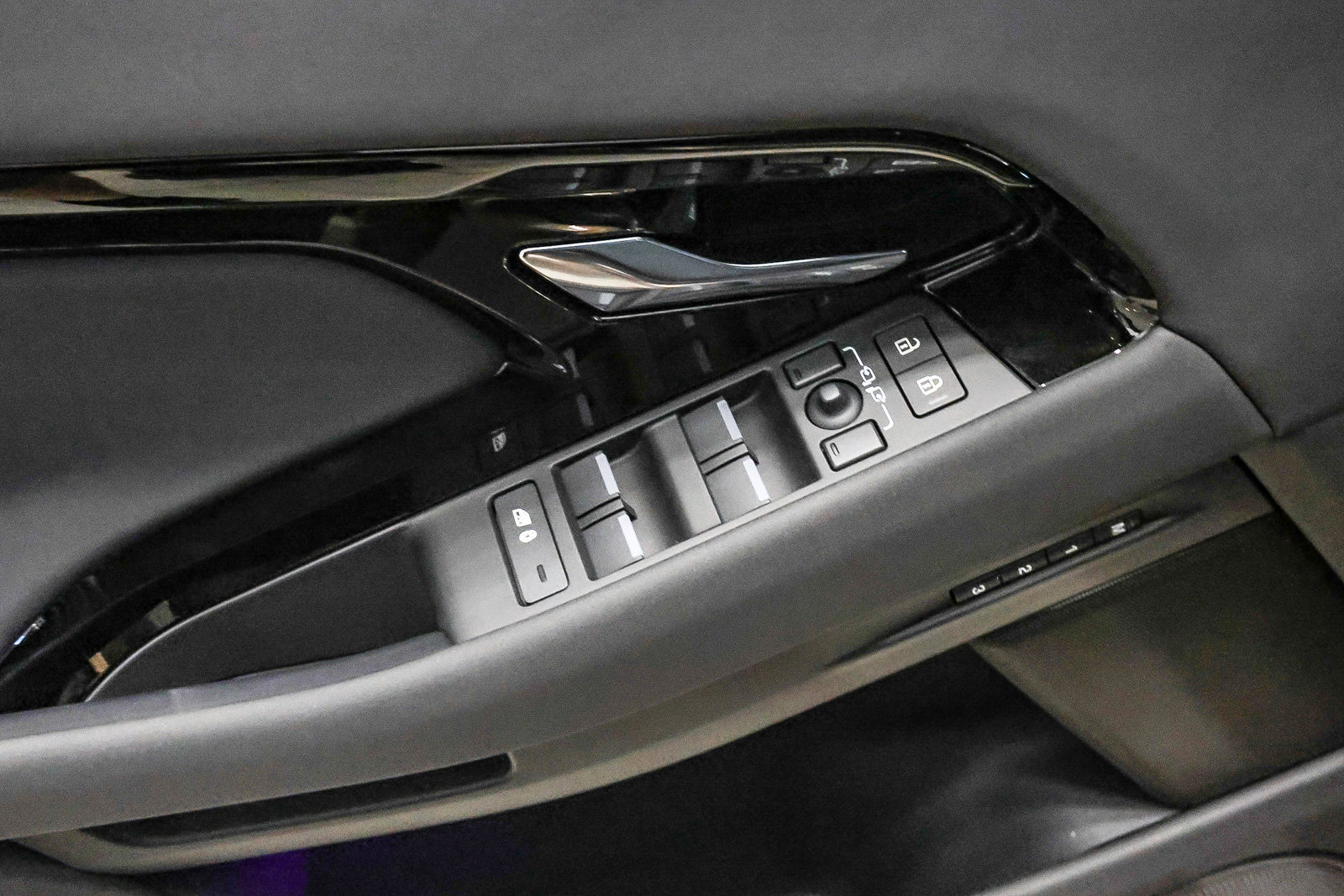 New 2026 Land Rover Range Rover Evoque S AWD/4WD image 27