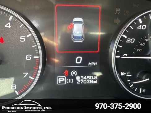 Used 2025 Subaru Crosstrek 2.5i Premium AWD/4WD image 9