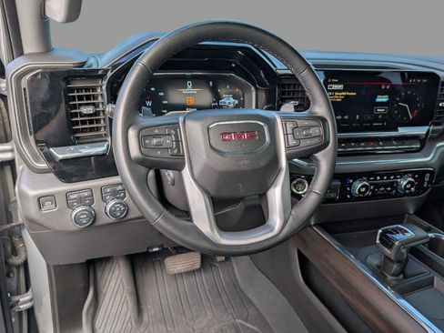 Used 2023 GMC Sierra 1500 SLT w/ SLT Premium Package AWD/4WD image 4