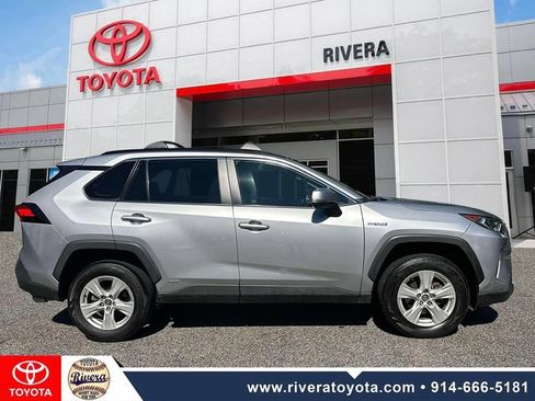 Used 2021 Toyota RAV4 XLE w/ Convenience Package AWD/4WD image 7