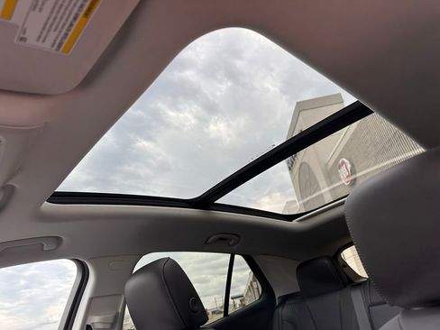 Used 2025 Buick Envision Preferred image 24