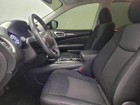 Used 2020 Nissan Pathfinder SV image 17