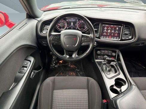 Used 2023 Dodge Challenger SXT RWD image 26