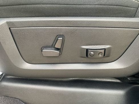 Used 2026 RAM 2500 Big Horn AWD/4WD image 28
