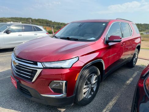 Used 2024 Chevrolet Traverse LT AWD/4WD image 5