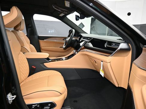 New 2025 Jeep Grand Cherokee L Summit image 52