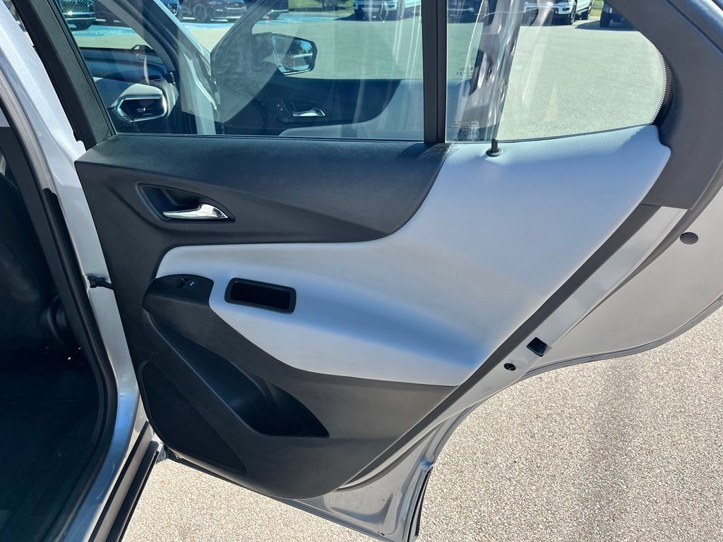 Used 2024 Chevrolet Equinox LS FWD image 10