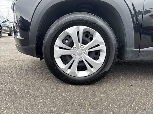 Used 2025 Chevrolet Trax LS image 26