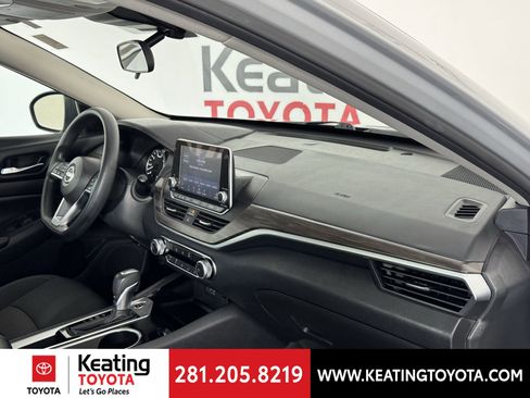 Used 2024 Nissan Altima 2.5 SV image 21