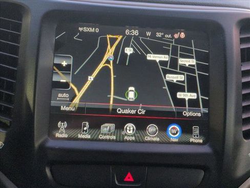 Used 2016 Jeep Cherokee Limited image 11