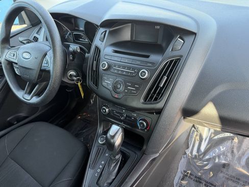 Used 2016 Ford Focus SE FWD image 29