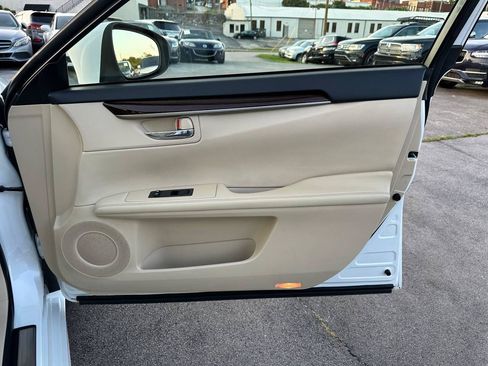 Used 2013 Lexus ES 350 w/ Luxury Pkg FWD image 29