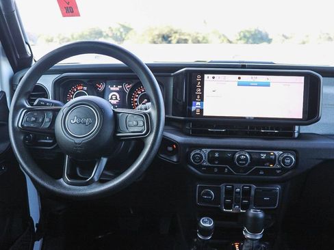 Used 2025 Jeep Wrangler Unlimited Sport AWD/4WD image 14