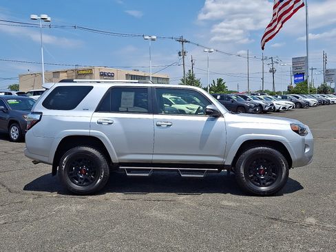 Used 2024 Toyota 4Runner SR5 Premium w/ Moonroof Package AWD/4WD image 8