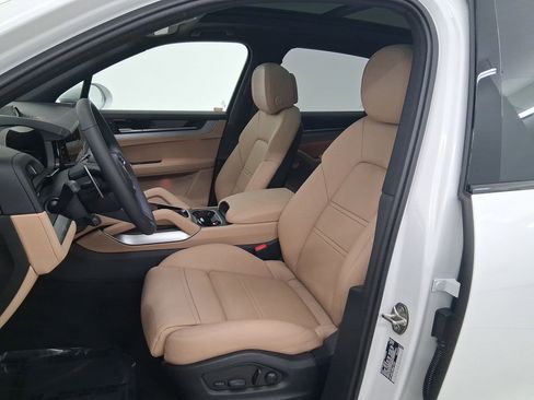 New 2025 Porsche Cayenne E-Hybrid image 5