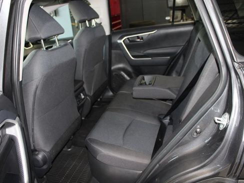Used 2024 Toyota RAV4 LE AWD/4WD image 9
