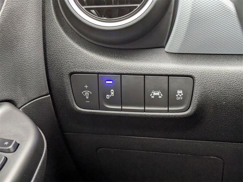 Used 2021 Hyundai Kona SEL image 17