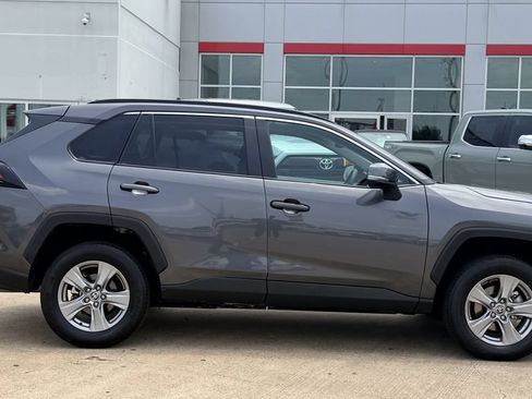 Used 2025 Toyota RAV4 XLE FWD image 6