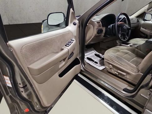 Used 2002 Ford Explorer XLT AWD/4WD image 11