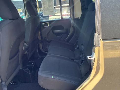 Used 2020 Jeep Gladiator Sport w/ Quick Order Package 24S AWD/4WD image 7