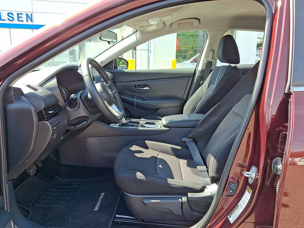 Used 2022 Nissan Sentra SV FWD image 11