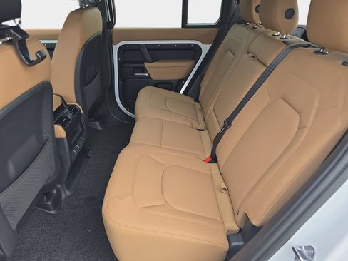 New 2026 Land Rover Defender 110 X-Dynamic SE AWD/4WD image 14