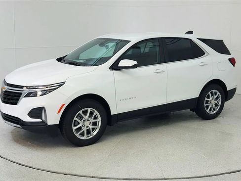 Used 2024 Chevrolet Equinox LT AWD/4WD image 3