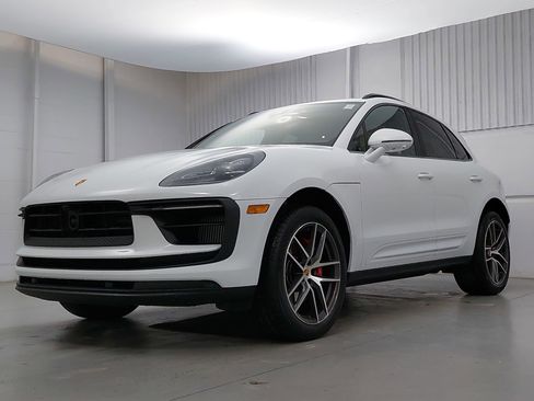 Certified 2026 Porsche Macan S image 1
